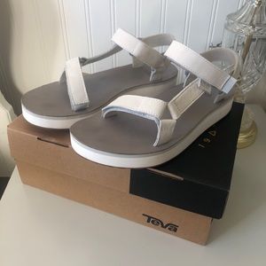 White Midform Universal Teva Sandals - W8